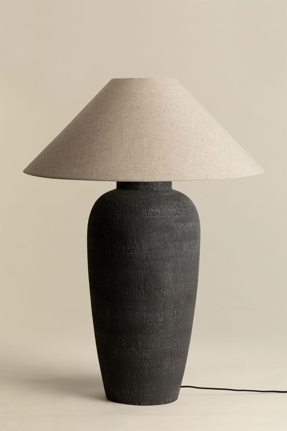 Lampe de table en lin et fibre de verre Selivan, image de la galerie 3