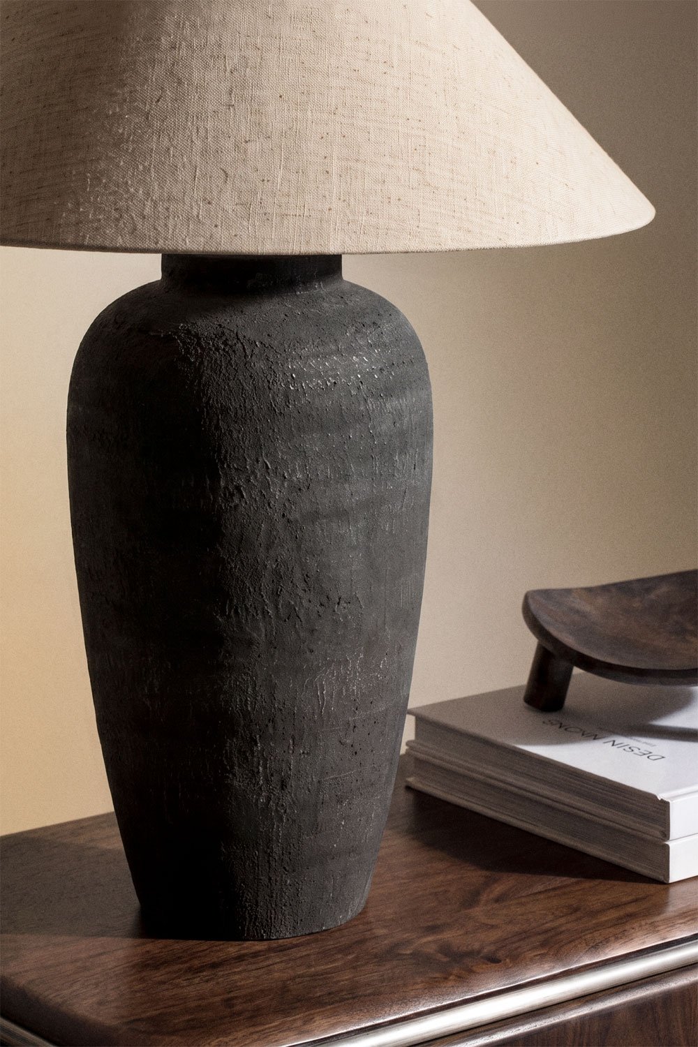 Lampe de table en lin et fibre de verre Selivan, image de la galerie 2