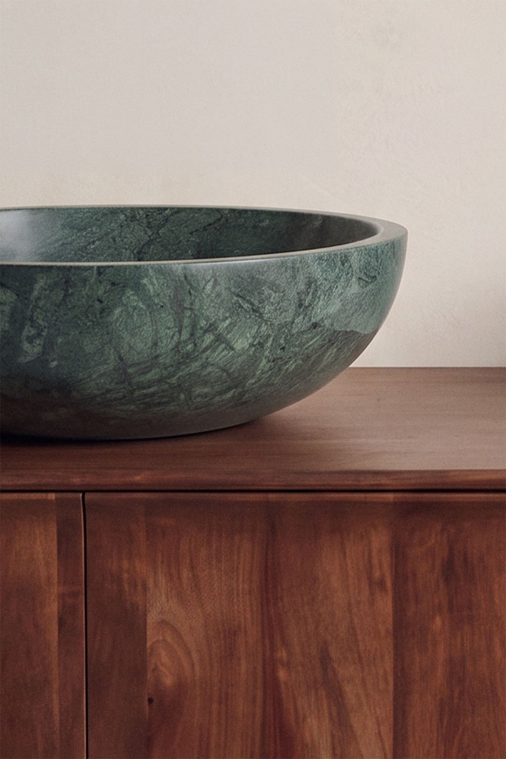 Ensemble meuble de salle de bain double suspendu 130x45 cm en bois de manguier et pierre naturelle Kivalina, image de la galerie 2