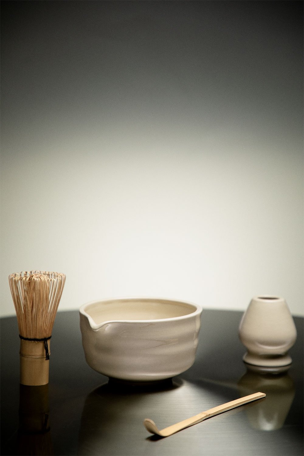 Set de thé matcha en céramique Nekaire, image de la galerie 1