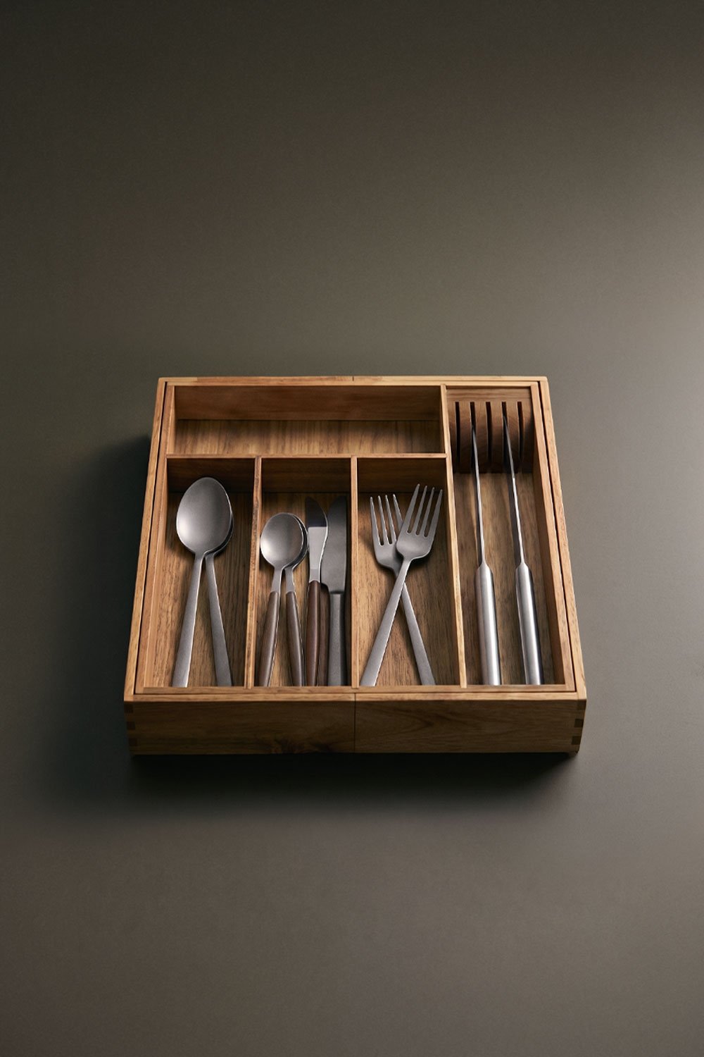 Range-couverts extensible en bois d'acacia Alaitz, image de la galerie 1
