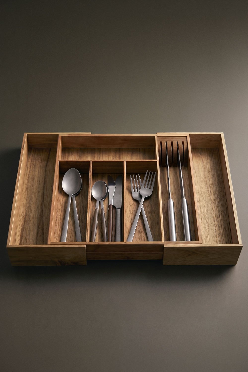 Range-couverts extensible en bois d'acacia Alaitz, image de la galerie 2