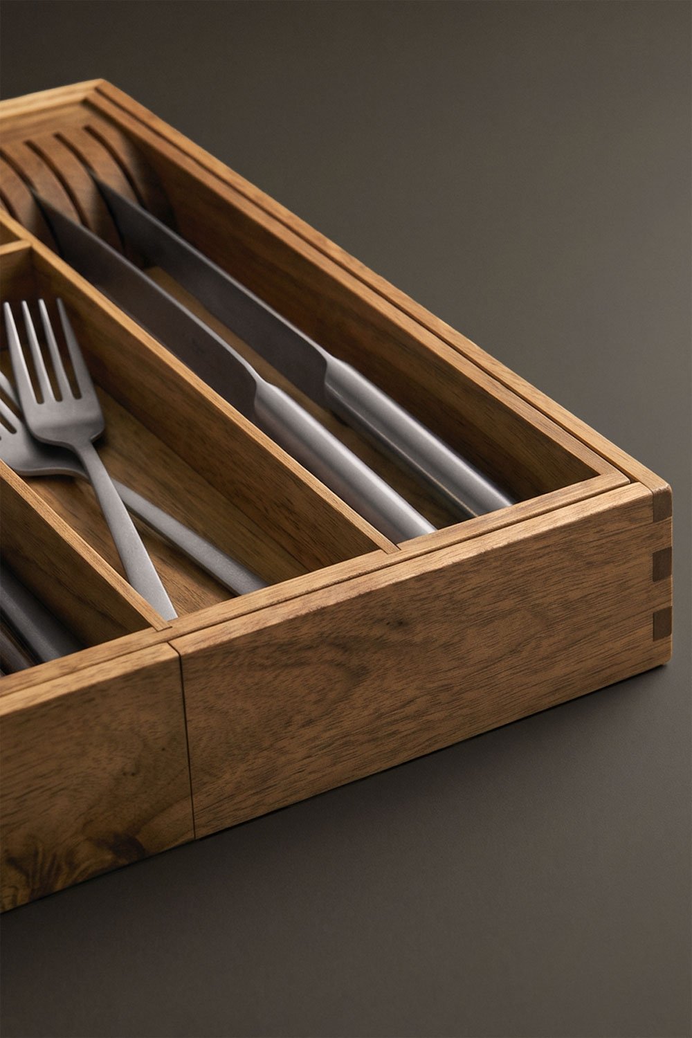Range-couverts extensible en bois d'acacia Alaitz, image de la galerie 3