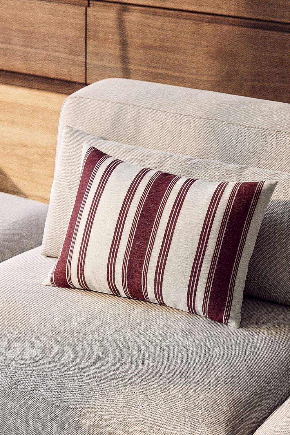 Coussin rectangulaire 30x40 cm en lin Norvek, image de la galerie 2