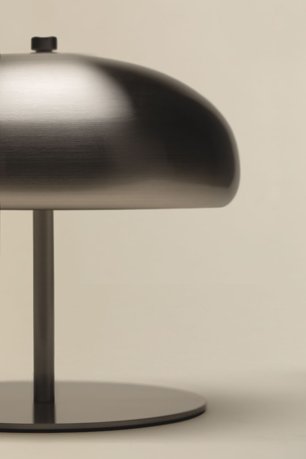 Lampe de table LED sans fil en fer Hilma, image de la galerie 6