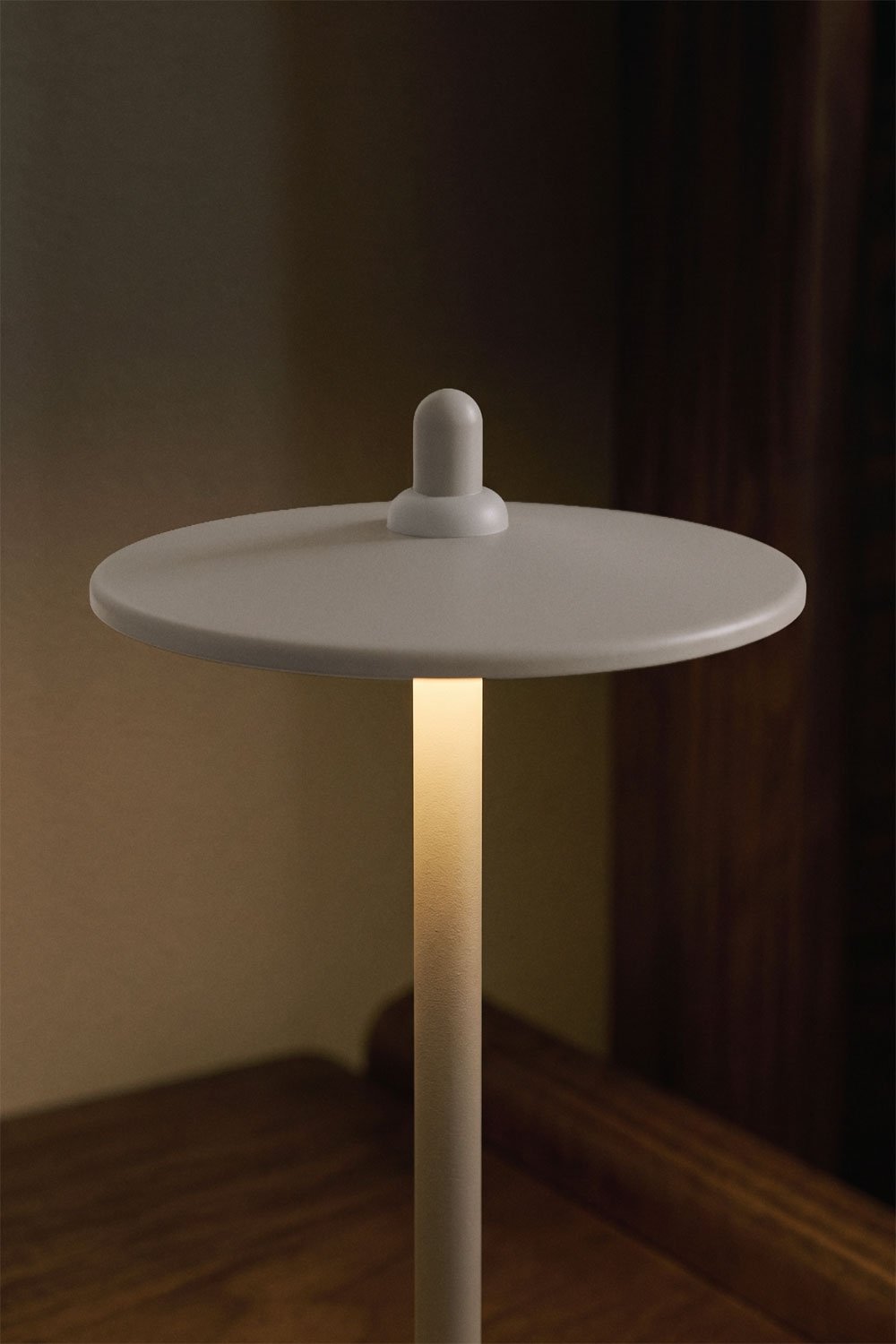 Lampe de table LED sans fil en fer Zuniga, image de la galerie 3