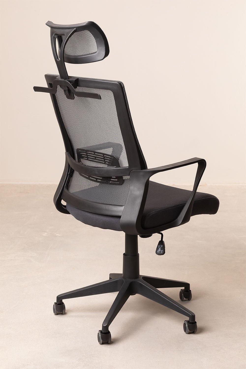 Chaise de bureau à roulettes avec appuie-tête en polypropylène Teill Black, image de la galerie 3