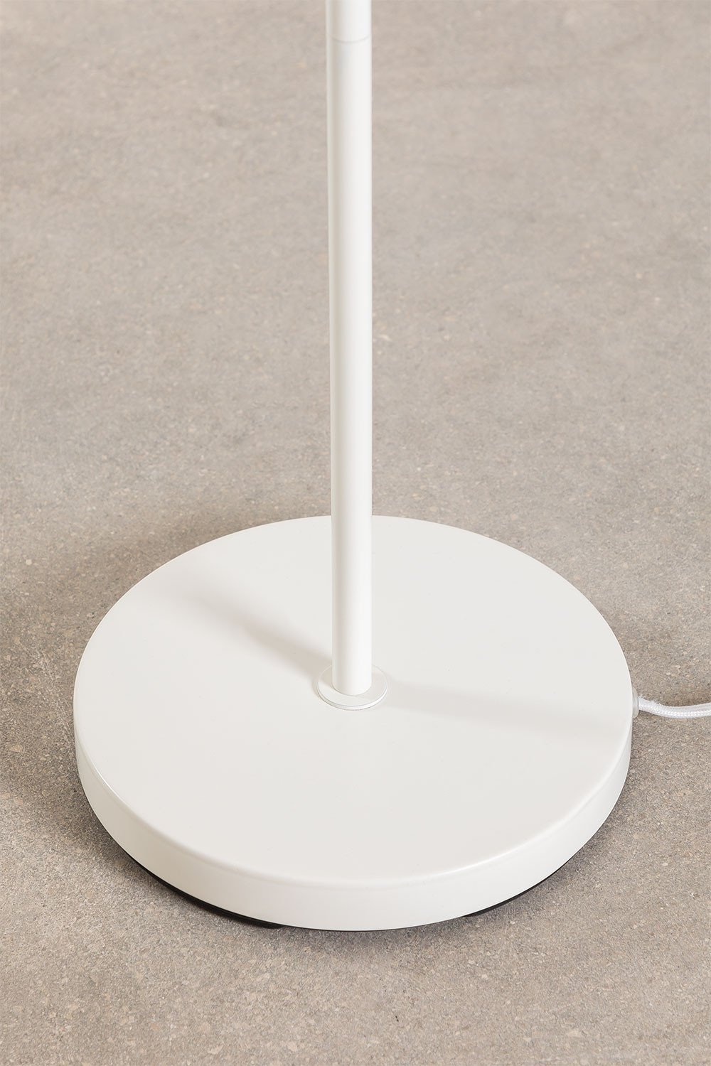 Lampadaire en Rotin Satu, image de la galerie 5