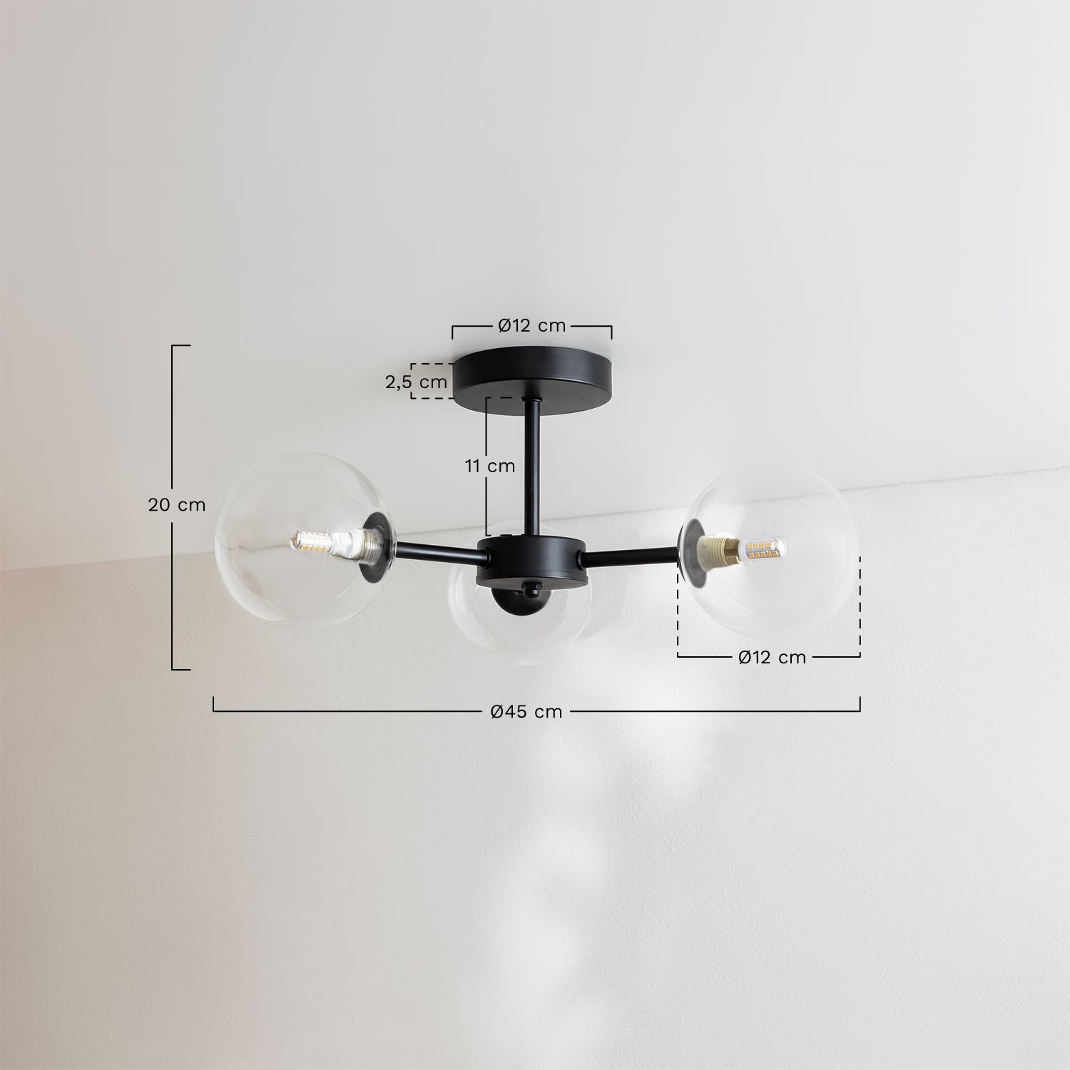 Iron ceiling lamp with 3 Sarka glass balls, medidas