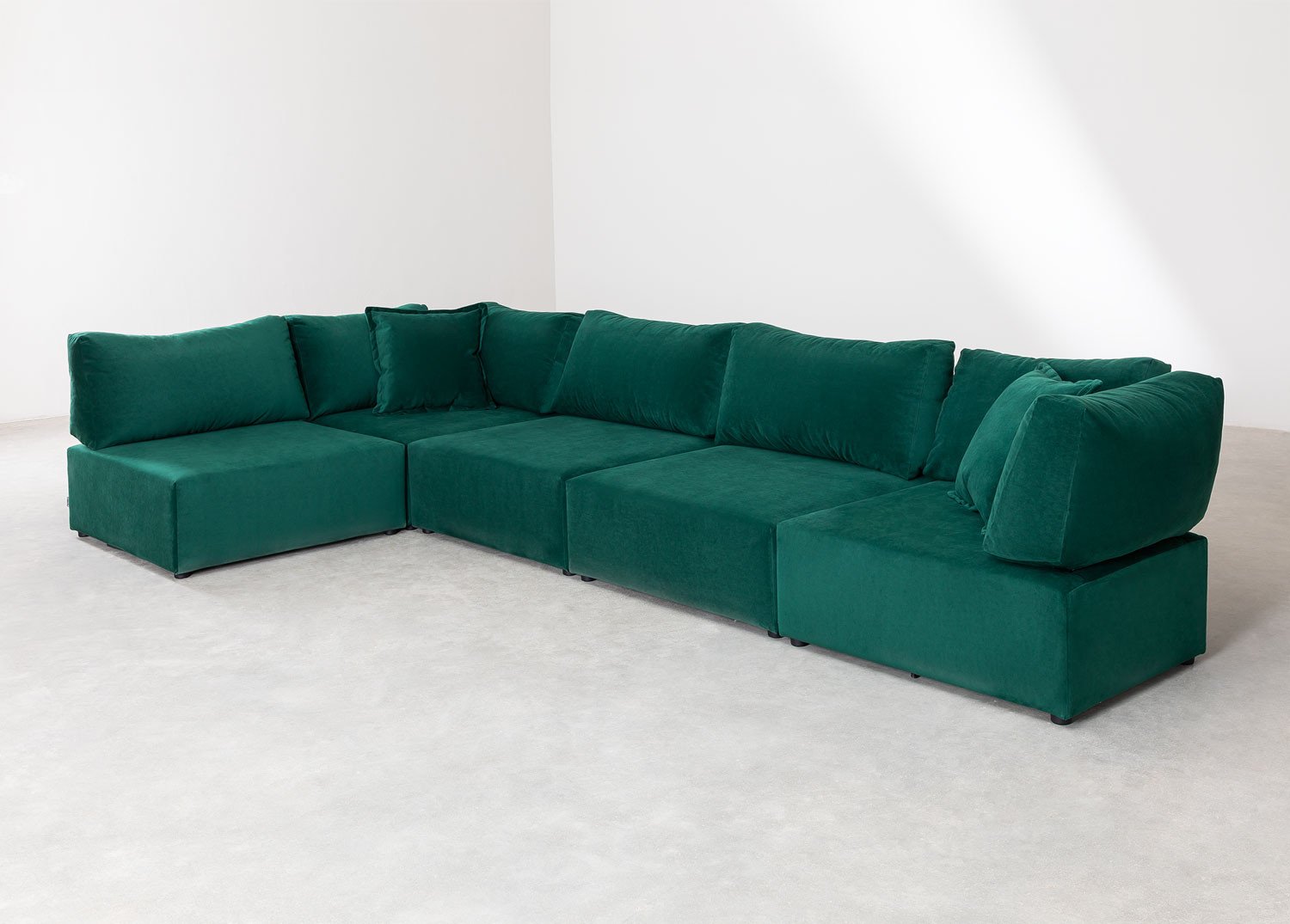 Green velvet deals sofa corner