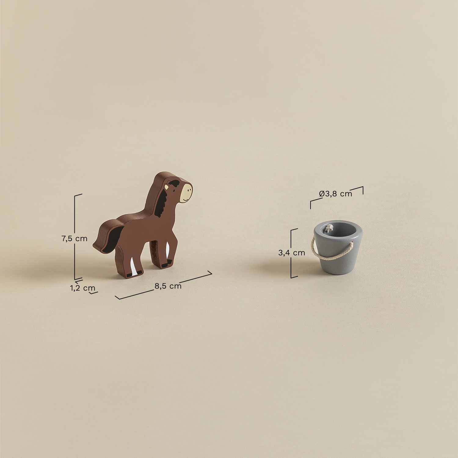 Pegasy Kids wooden suitcase stable, medidas