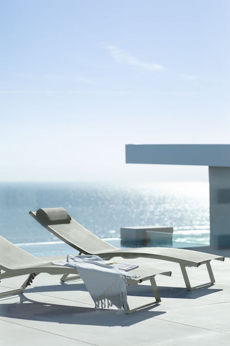 Reclining aluminum sun lounger with Dulem cushion