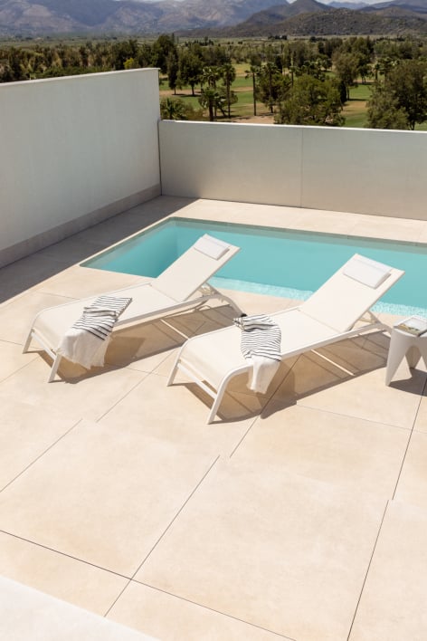 Reclining sun lounger with Therys cushion
