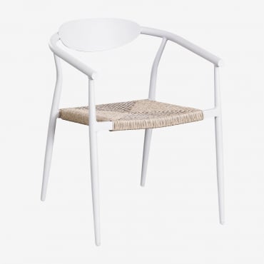 Pack Of 4 Stackable Garden Chairs With Armrests In Aluminium And Synthetic Rattan Marsha Gardenia White - Sklum