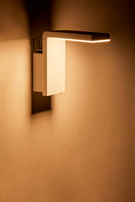 Luxore aluminum outdoor solar LED wall light