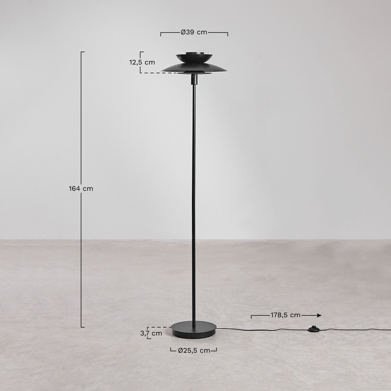 Alice iron floor lamp, medidas