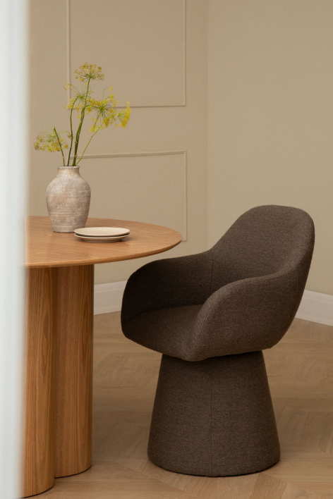 Erica upholstered swivel dining chair with armrests - Bouclé Brown Wheat