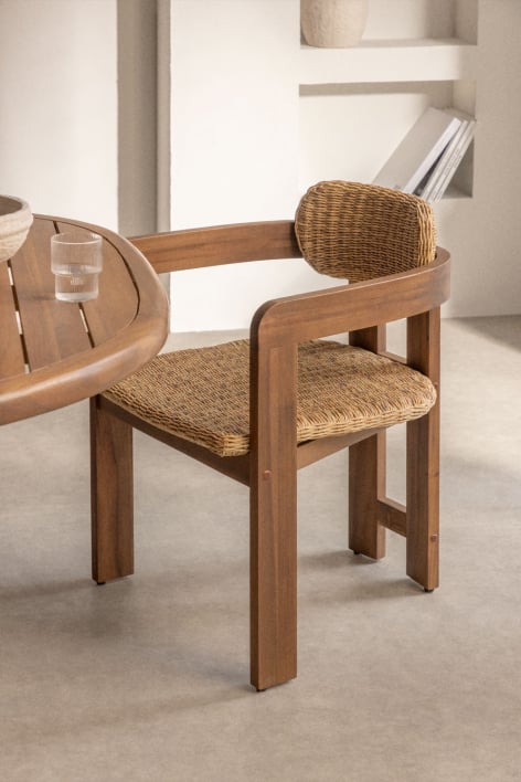 Dining chair with armrests in acacia wood and synthetic rattan Ginara