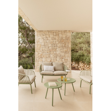 Aradina Garden Set With 2-seater Sofa, 2 Armchairs, And 2 Coffee Tables In Steel And Polypropylene Laurel Green - Sklum