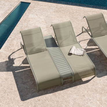 Set Of 2 Reclining Loungers And Side Table In Steel Marietta Green Khaki - Sklum