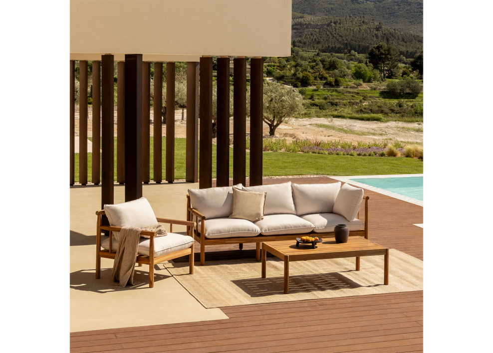 Melvin acacia wood garden set with 3-seater sofa, armchair, and coffee table