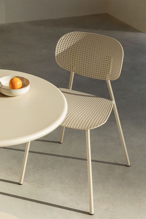 Tupah polypropylene and iron garden chair