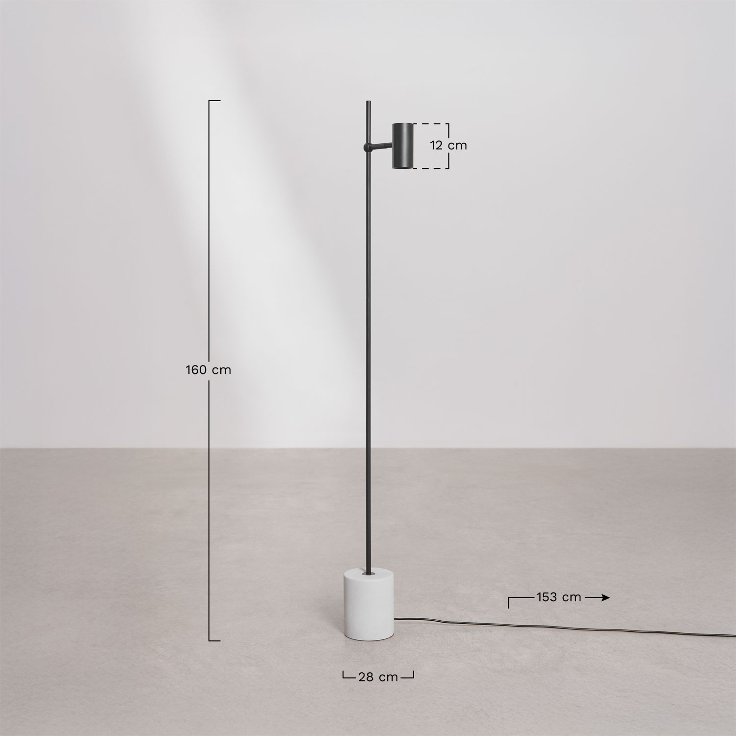 Nevis directional LED floor lamp in aluminum and concrete, medidas