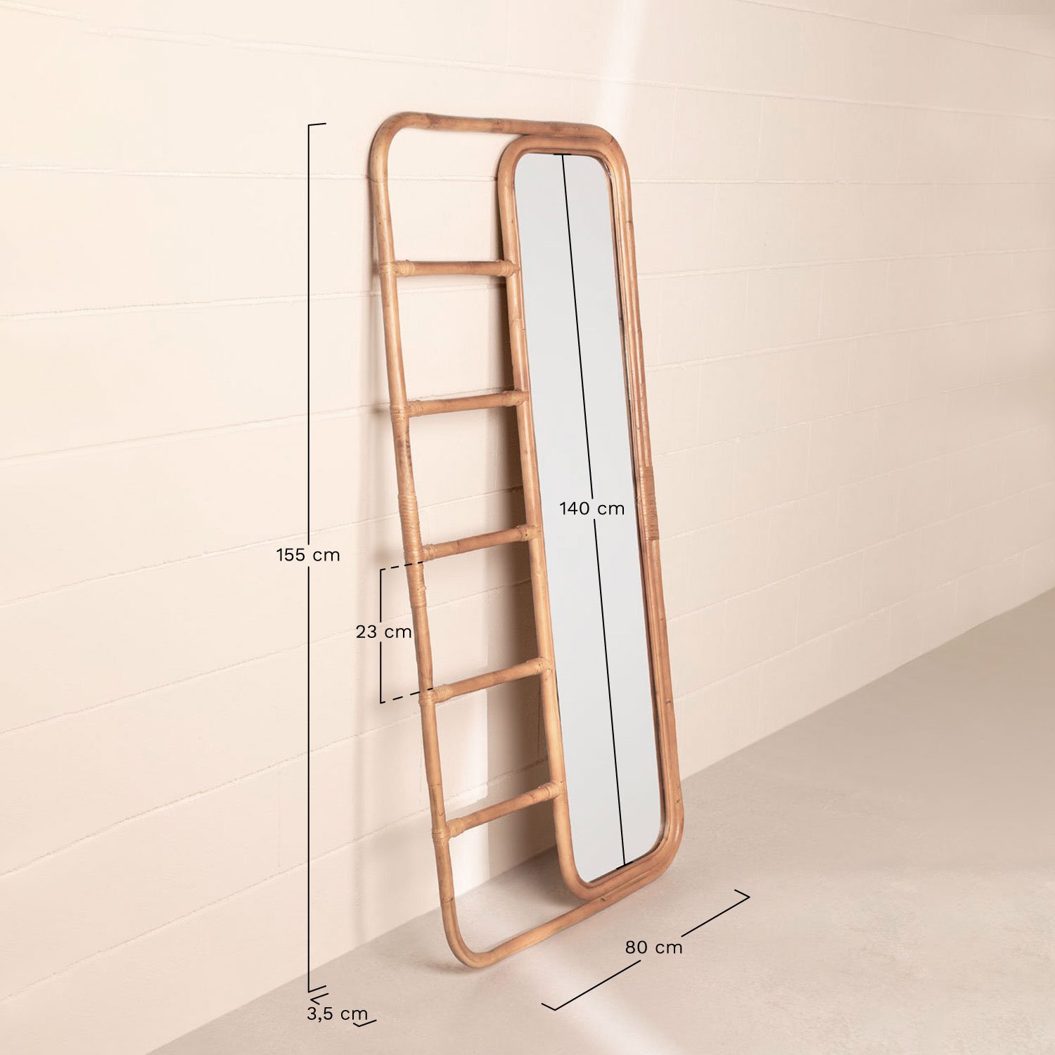 Rectangular standing mirror 155x80 cm in bamboo with hanger Marcus, medidas