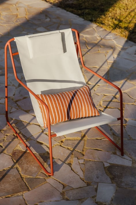 Lorvian steel hammock with cushion and armrest