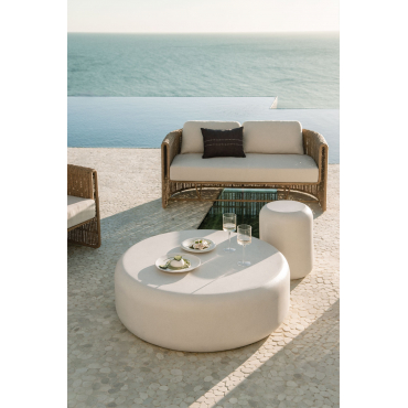 Garden Set With 2-seater Sofa In Steel And Synthetic Wicker Lina And 2 Cement Fonelas Coffee Tables Fabric Gardenia White - Sklum