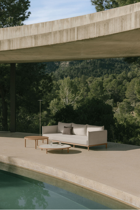 Olivia acacia wood garden set with 3-seater sofa and 2 round coffee tables - White Gardenia - Light Acacia Brown