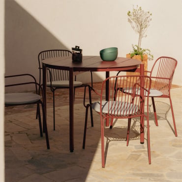 Round Table Set Ø110 Cm In Elton Aluminum And 4 Garden Chairs With Armrests In Anerina Steel Terracota - Sklum