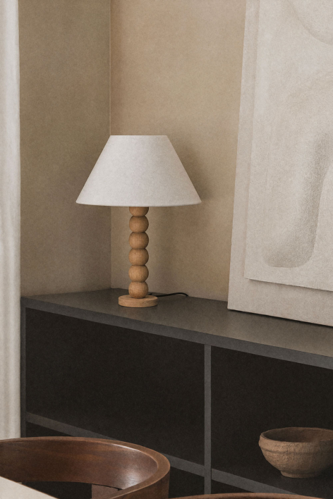 Soler mango wood table lamp