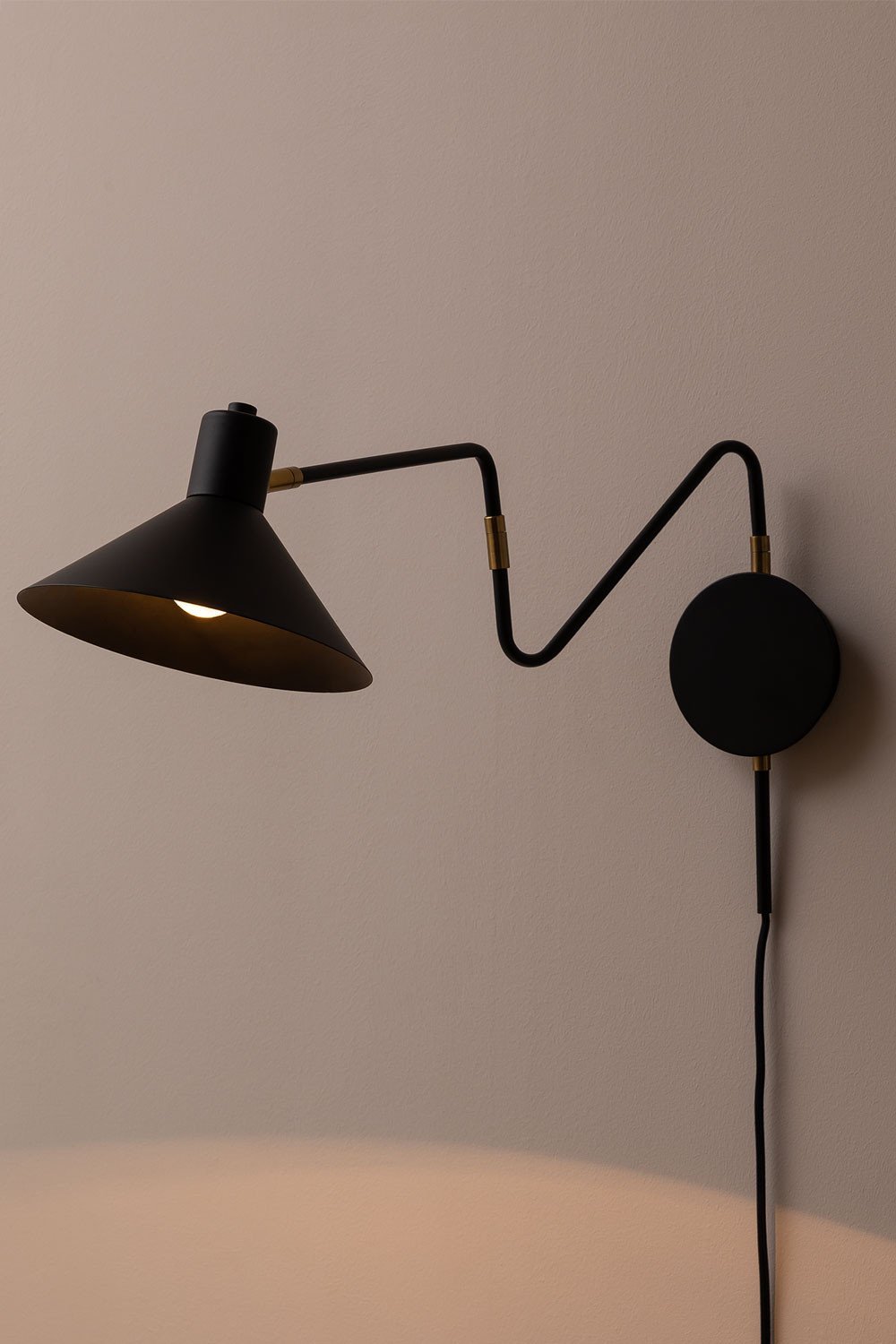 Directional wall lamp in iron Lizz, gallery image 3