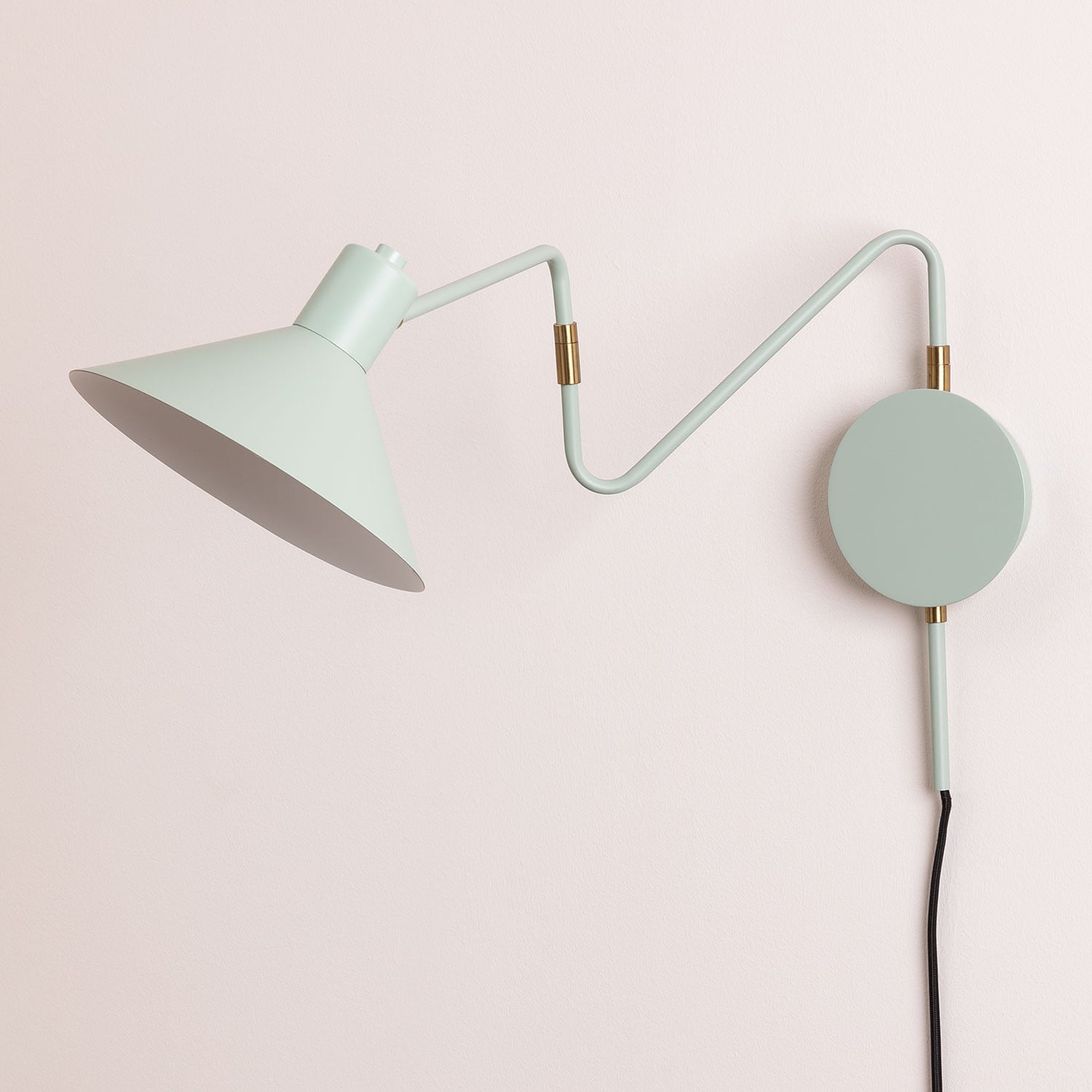 Adjustable iron wall lamp Lizz, gallery image 10