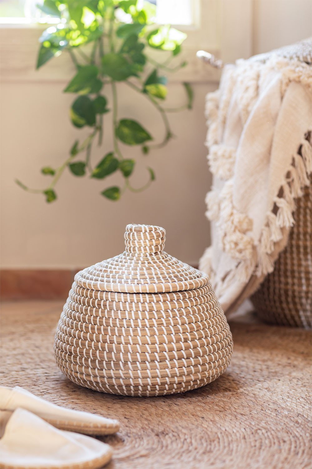 Bazel seagrass basket with lid, gallery image 8