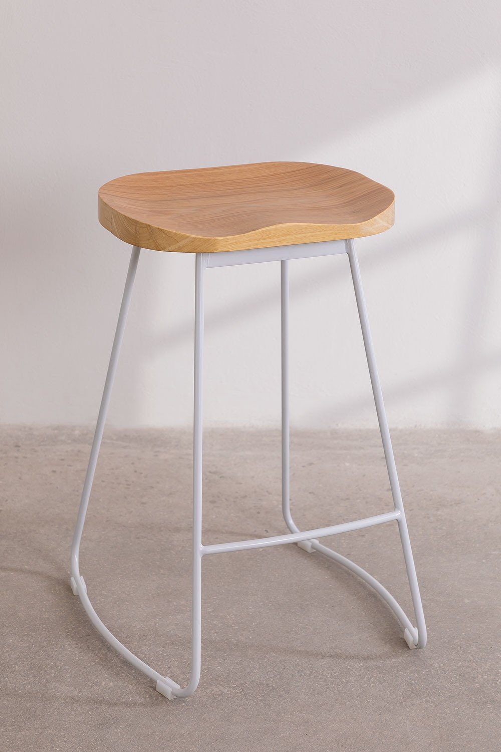 High stool in steel and elm wood Neicol, gallery image 3