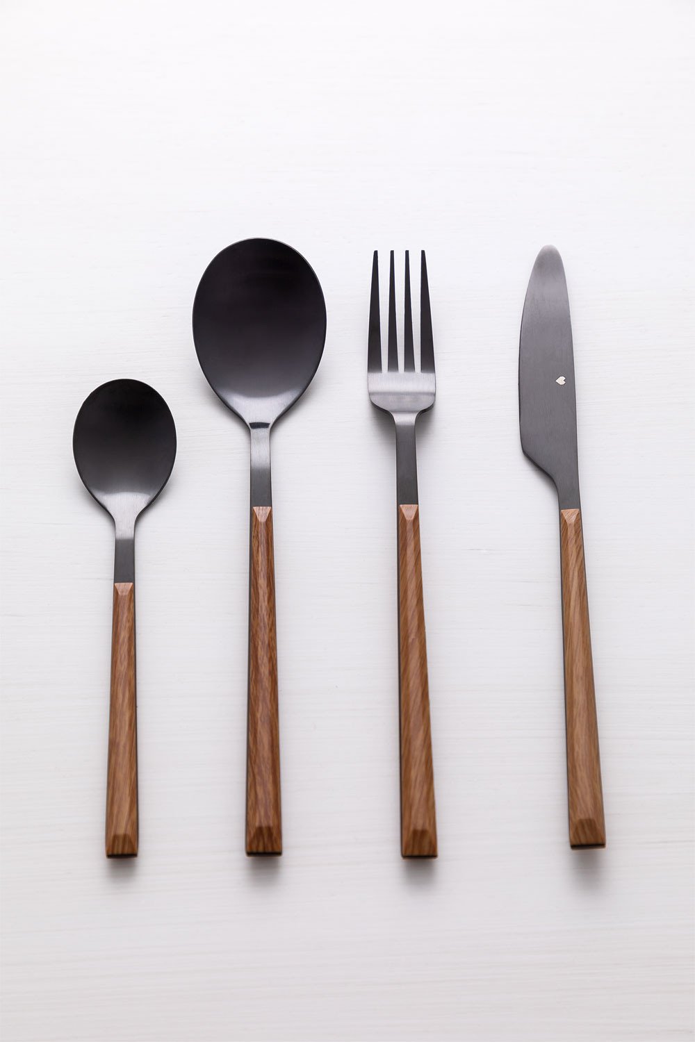 Priya Wood Effect Cutlery Set 16 pieces, gallery image 3