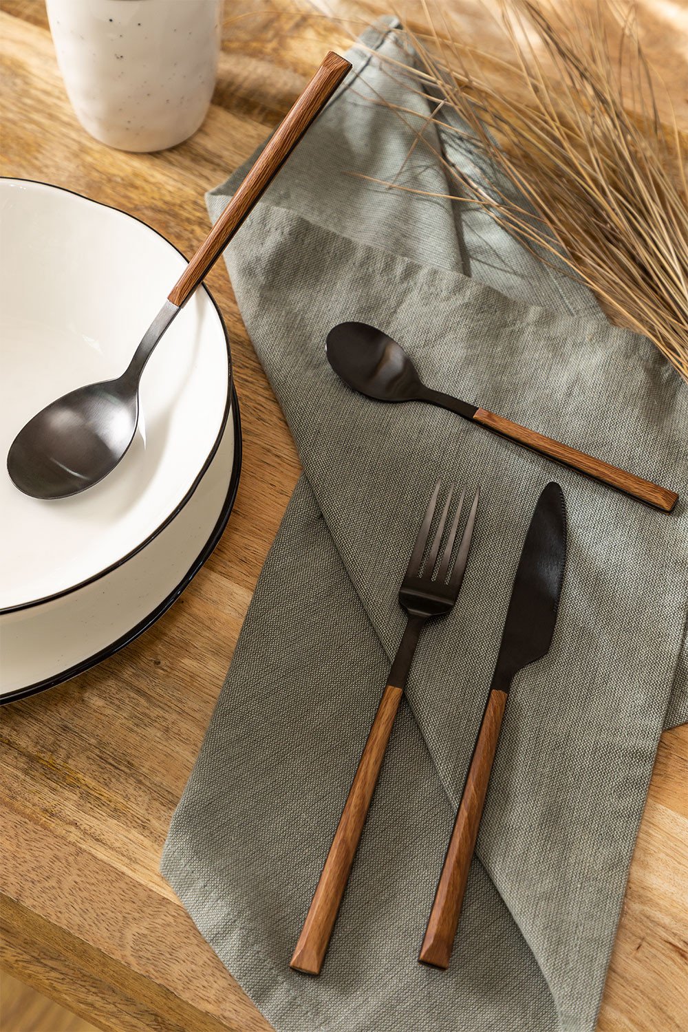 Priya Wood Effect Cutlery Set 16 pieces, gallery image 8