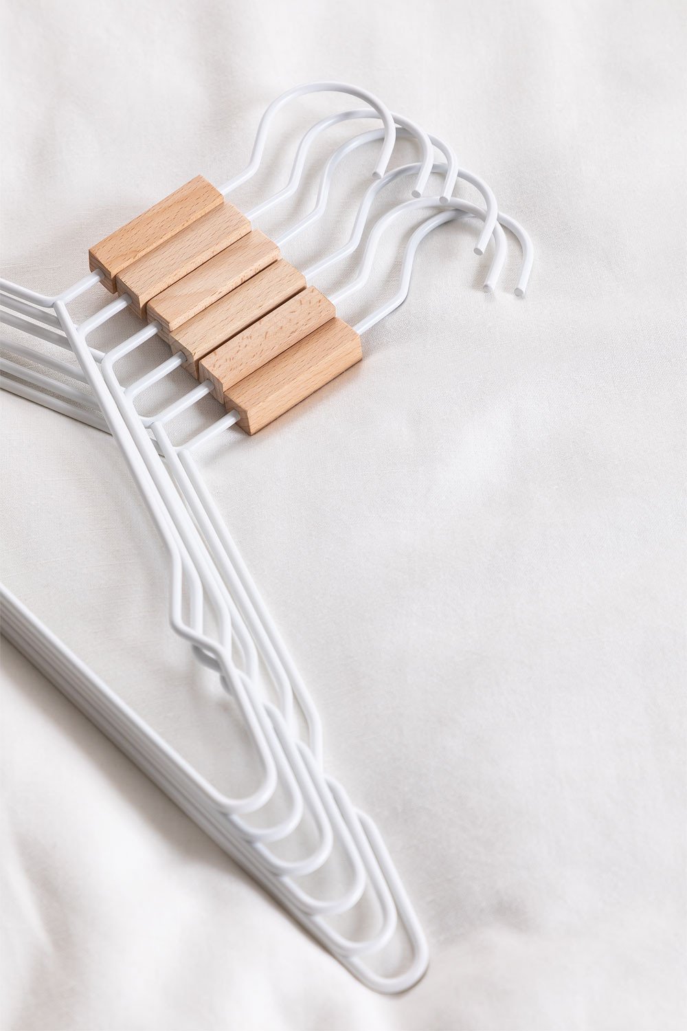 Set of 6 Säly Hangers, gallery image 3