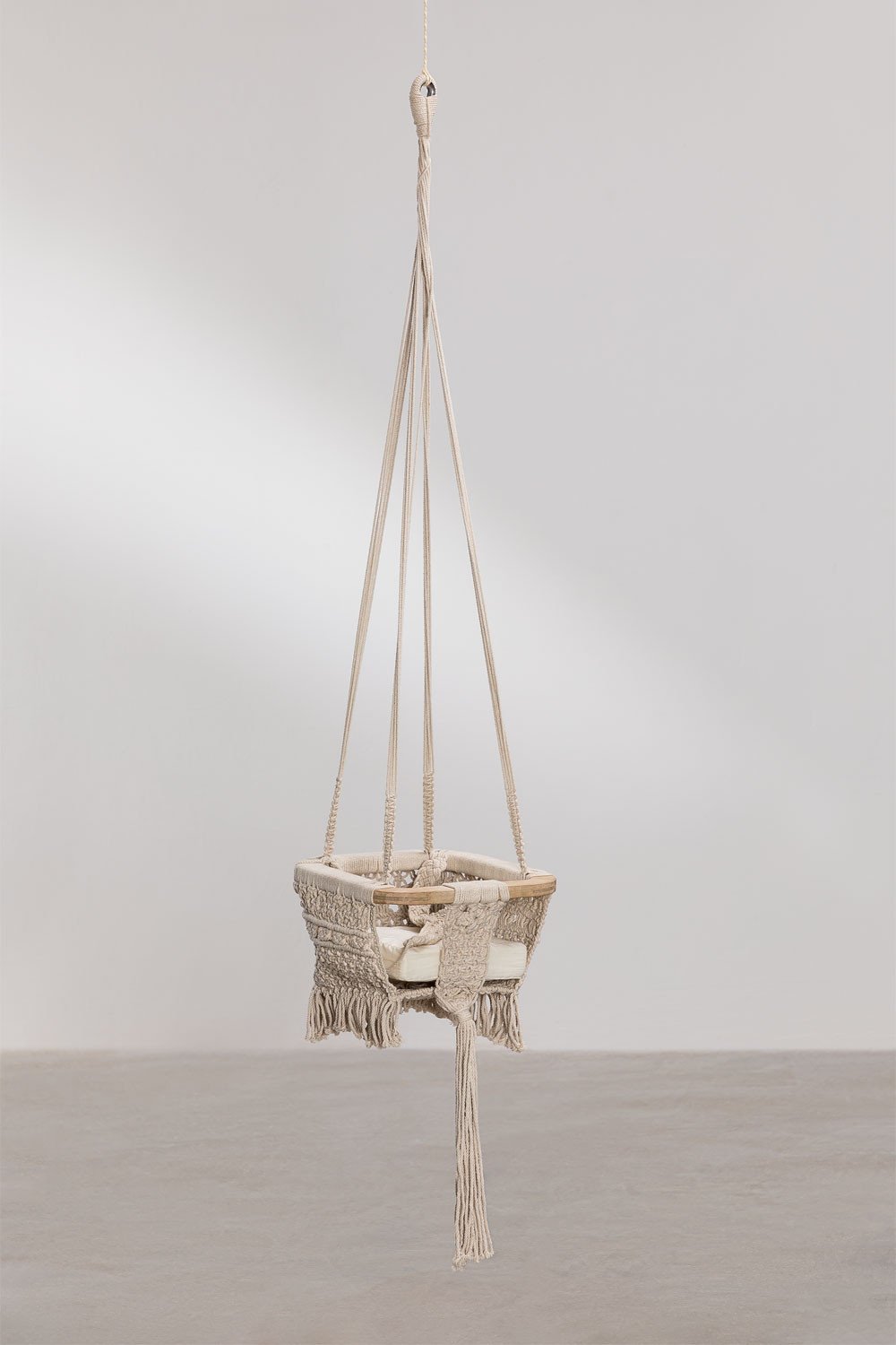 Macrame Hanging Basket Sergy, gallery image 1