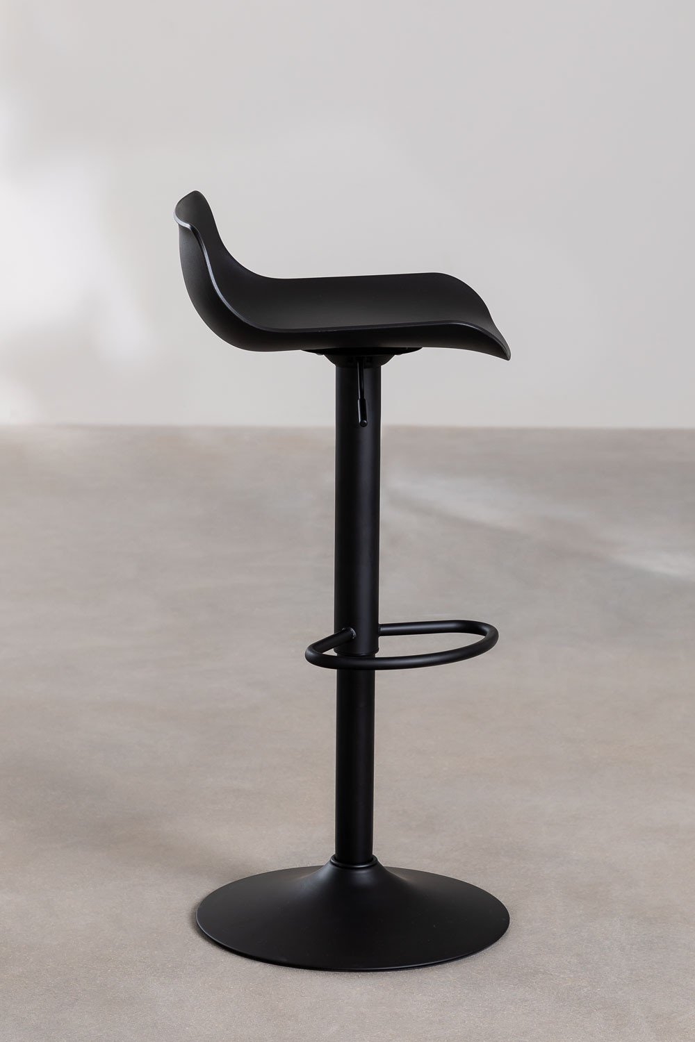 Pack of 2 Arjenn adjustable high stools, gallery image 4