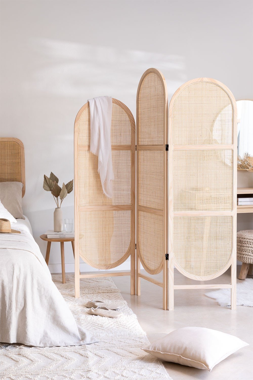 Rattan & Wood Screen Reyna, gallery image 1