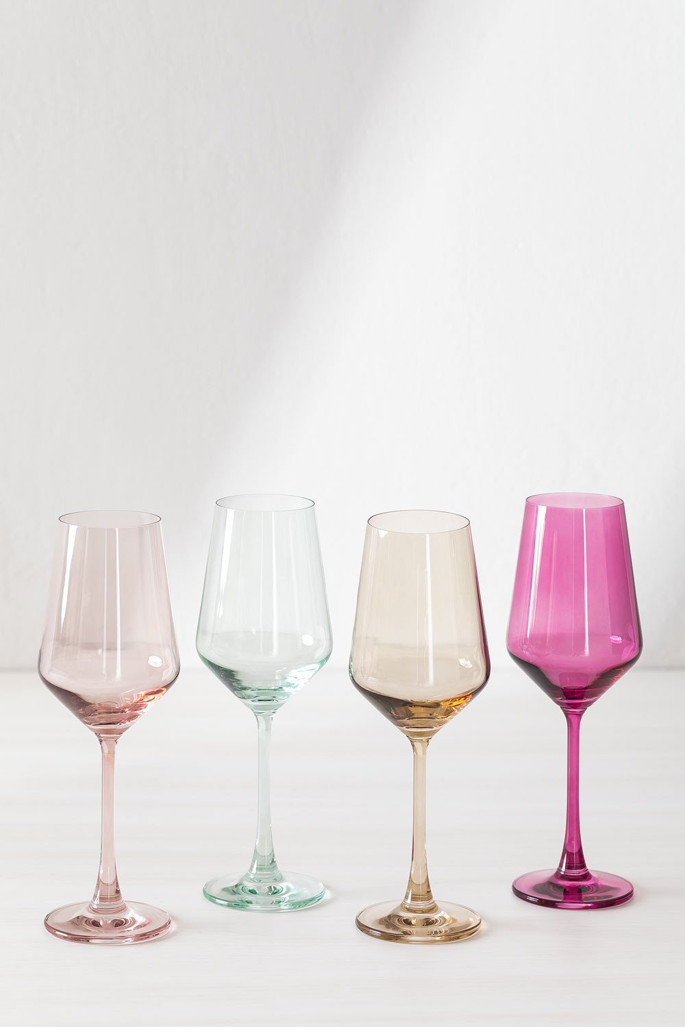 https://cdn.sklum.com/ie/wk/1452021/pack-of-4-wine-glasses-35-cl-laisa.jpg?cf-resize=gallery