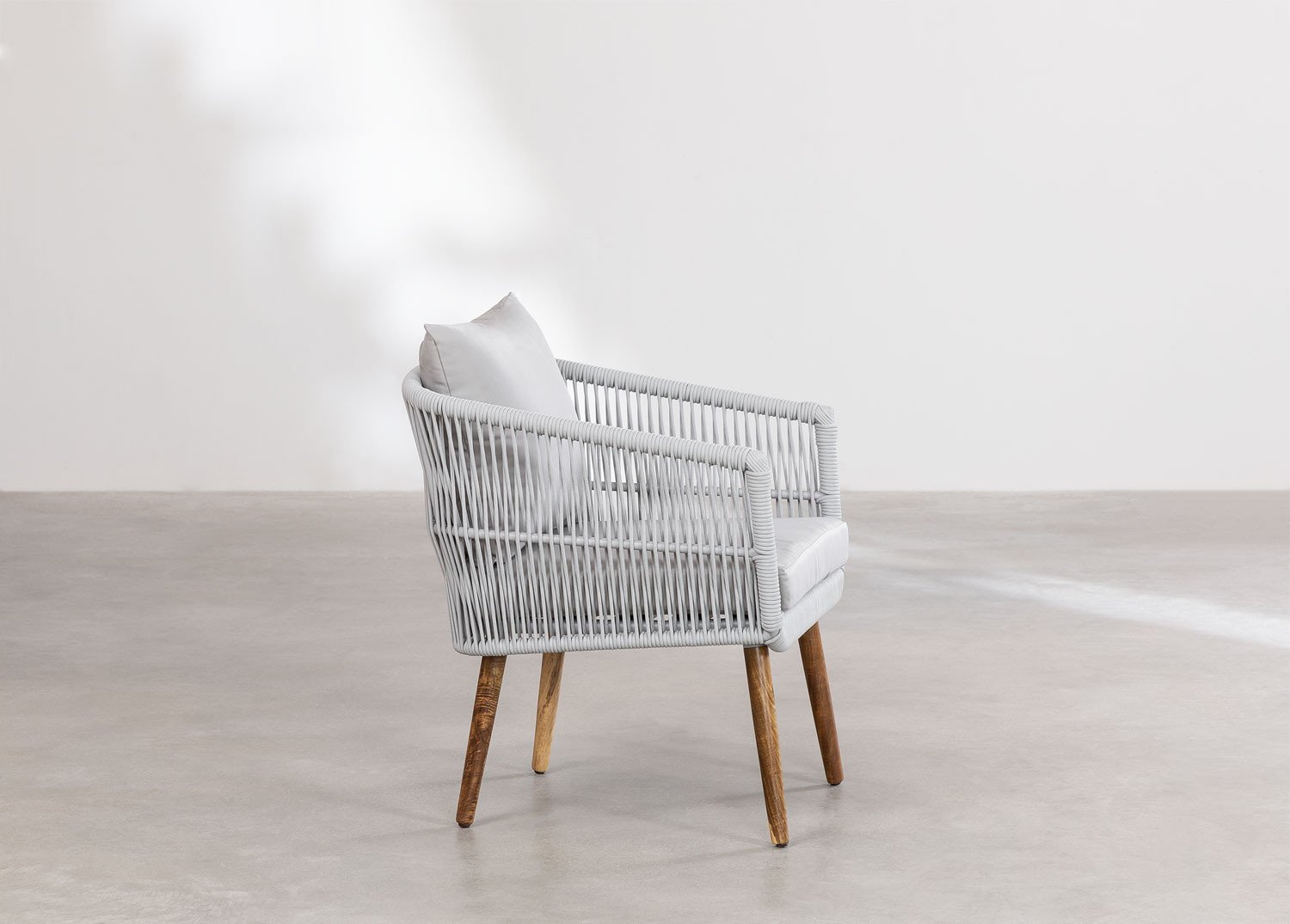 Garden set with 2-seater sofa and 2 armchairs in acacia wood and braided rope Barker Style, gallery image 9