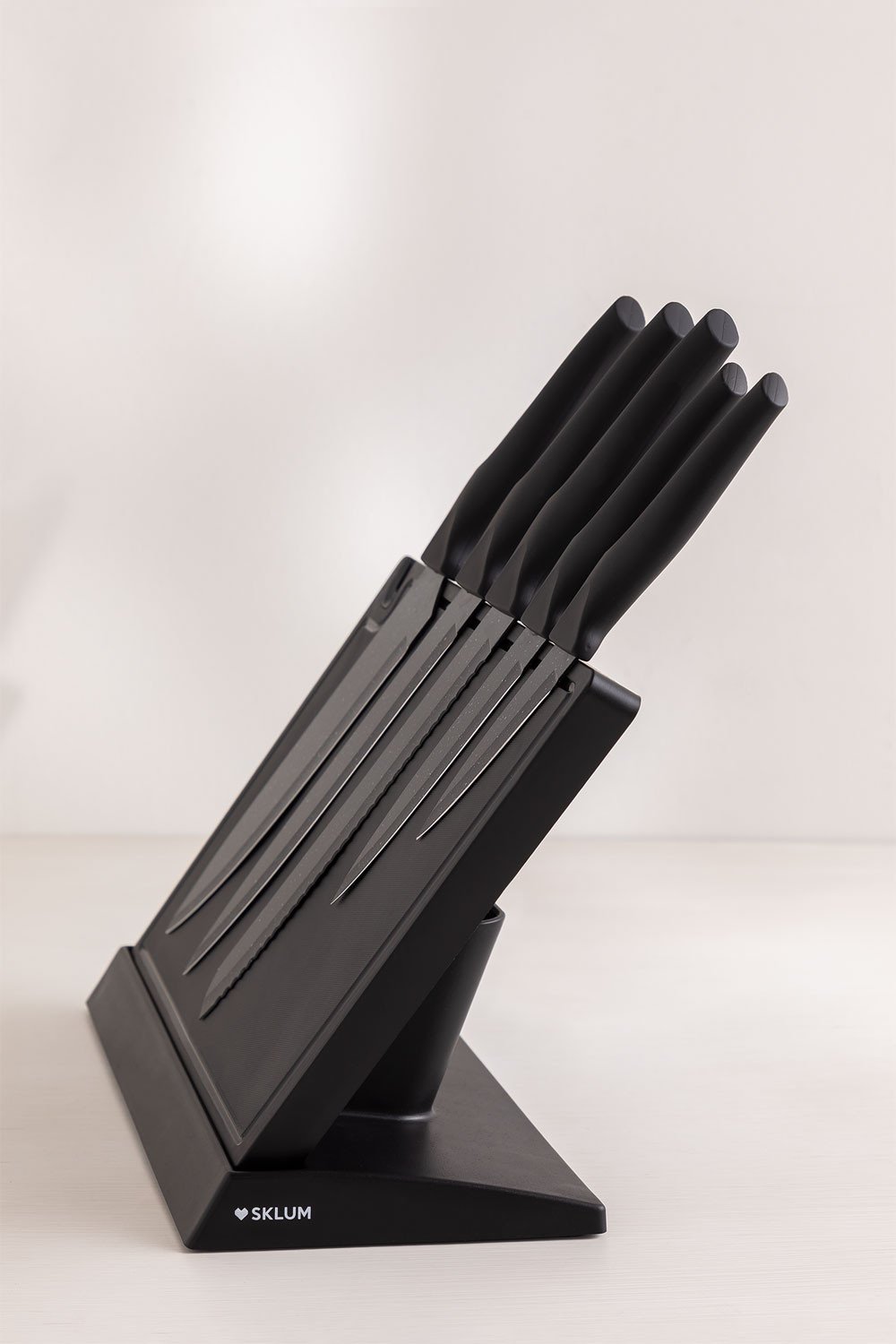 https://cdn.sklum.com/ie/wk/1528909/kitchen-knife-set-cobo.jpg?cf-resize=gallery