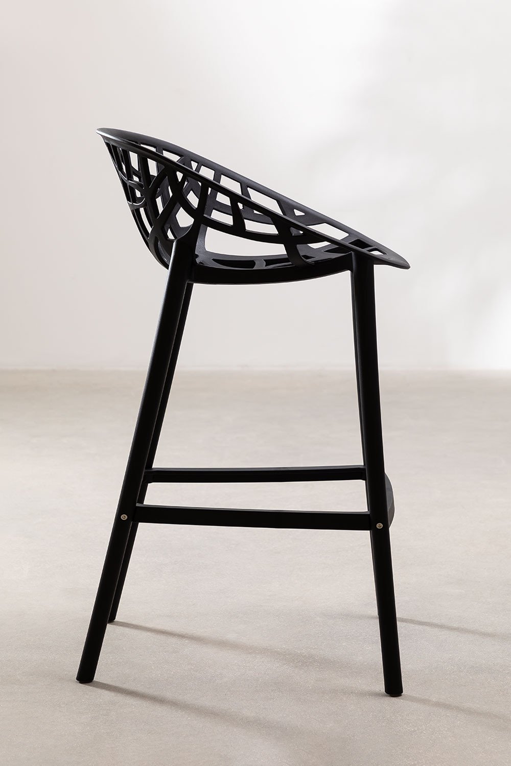 Pack of 4 Ores polypropylene high stools, gallery image 3