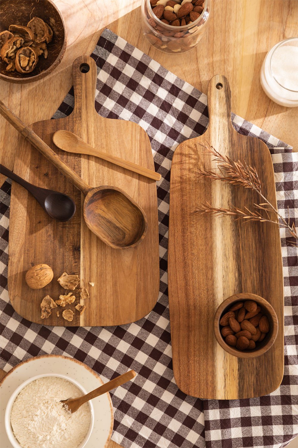 Bera acacia wood cutting board, gallery image 9
