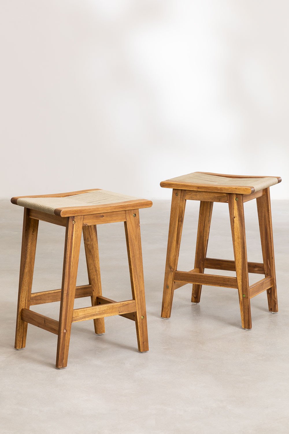 High stool 65 cm in acacia wood and braided rope Tenay, gallery image 9