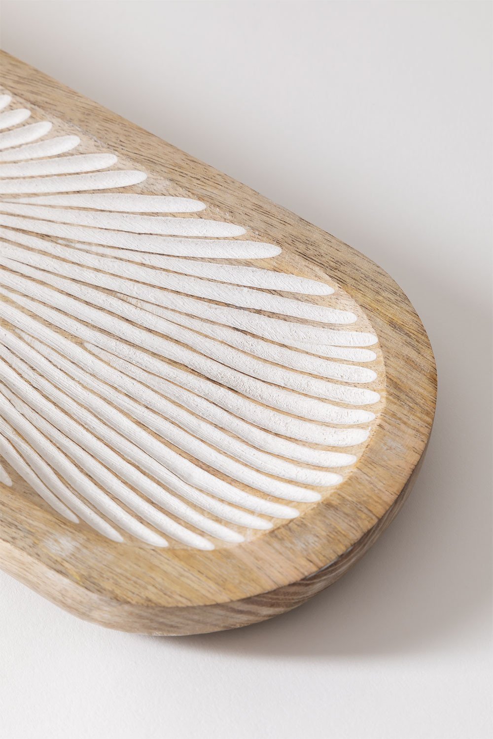 Decorative tray in Nabordi mango wood, gallery image 3